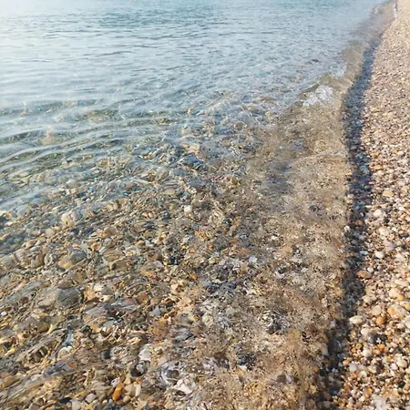 αιολία μεζονέτα με θέα τη θάλασσα Villa Vrasná