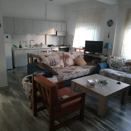 Villa αιολία μεζονέτα με θέα τη θάλασσα *
