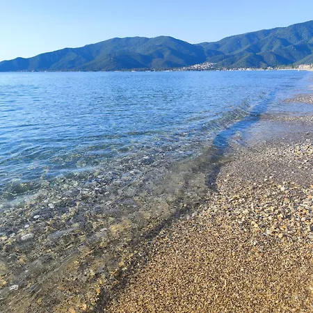 αιολία μεζονέτα με θέα τη θάλασσα 弗拉斯纳